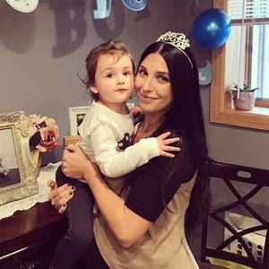 Meet your Posher, Nicole